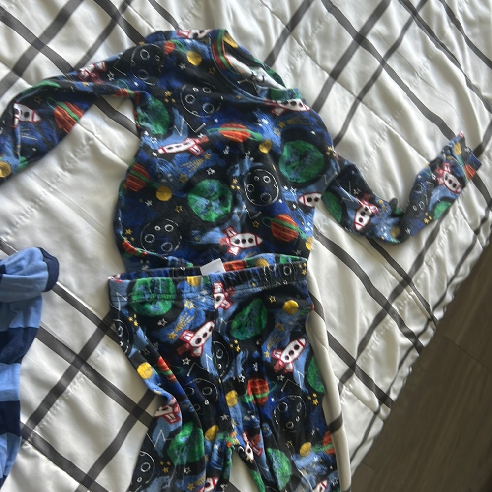 3T space pajamas worn once